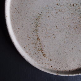 white_plate