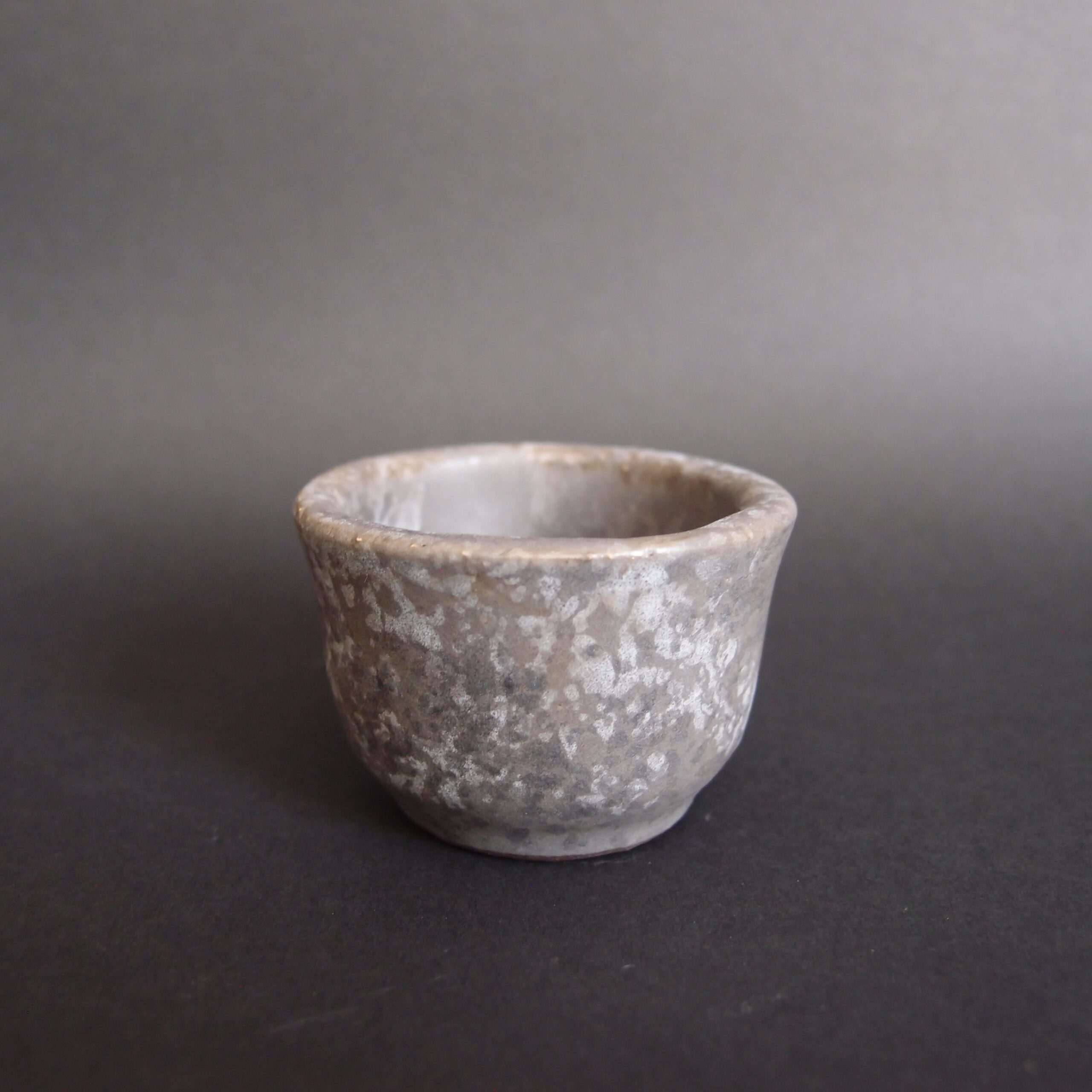 egg_cup_dark